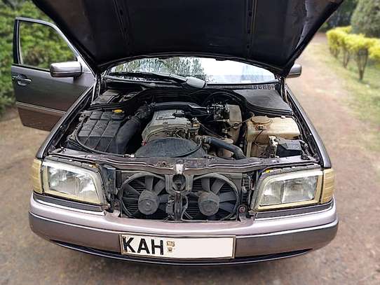 1993 Mercedes-Benz C-class (C-220) image 4