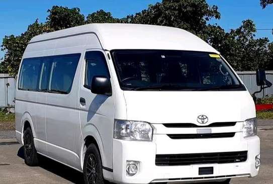 TOYOTA HIACE 9L AUTO DIESEL 18 SEATER. image 6