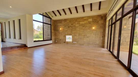 4 Bed Villa with En Suite in Karen image 2