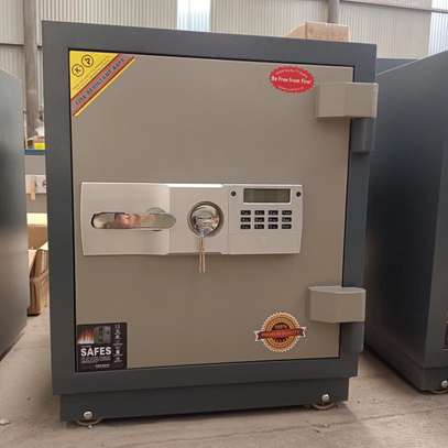 Office Safe : Office 28KG Executive Fireproof Safe image 1