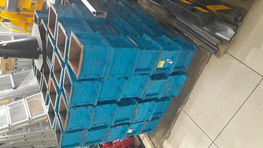 Concrete cube moulds image 2