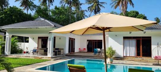 3 Bed Villa with En Suite at Mtwapa image 2