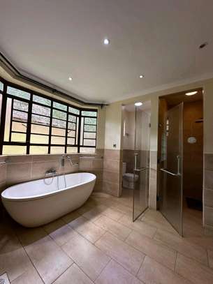 4-Bedroom All-En-Suite House + DSQ for Sale Kerarapon image 7