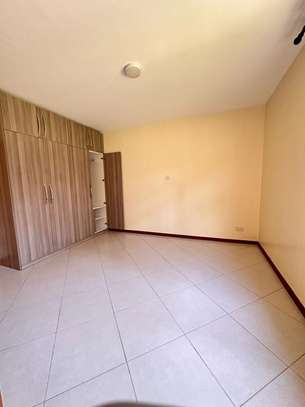 5 Bed House with En Suite in Syokimau image 7