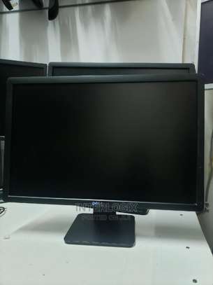 Hp  Monitor 22 Inches Wide image 1