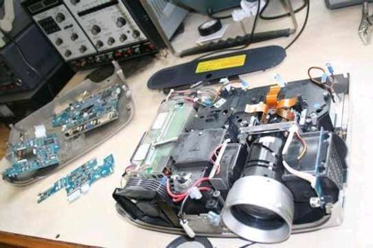 Expert LCD Projector Repair and Maintenance image 1