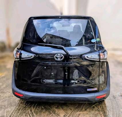 Toyota Sienta non hybrid 2018 black image 7