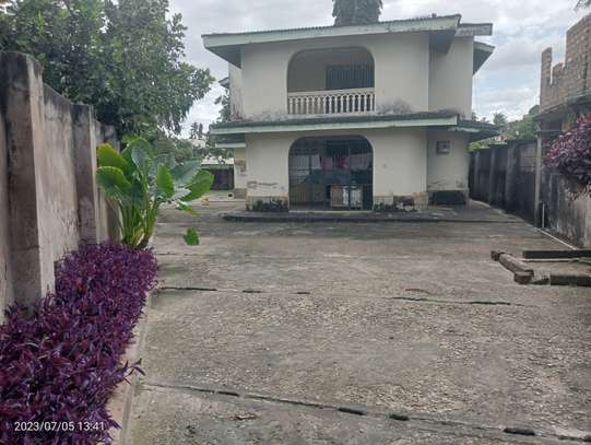 4 Bed Townhouse in Bamburi image 4