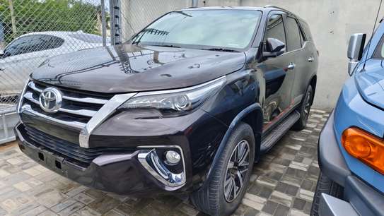 Toyota Fortuner petrol 2017 4wd image 3
