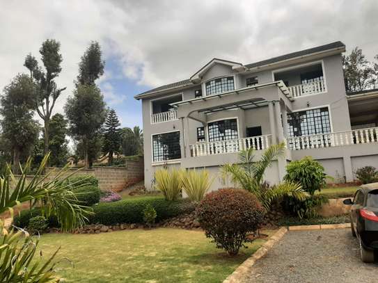 5 Bed Townhouse with En Suite at Kerarapon Drive image 2