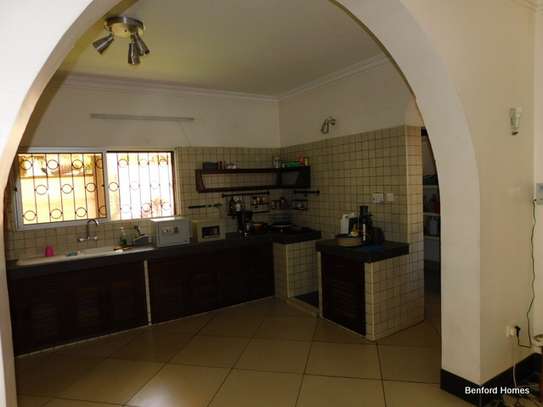 4 Bed House with En Suite at Nyali image 18