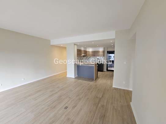 2 Bed Apartment with En Suite in Riverside image 10