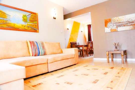 2 bedroom serviced apartment with DSQ image 4