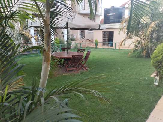 4 Bed Townhouse with En Suite in Runda image 3
