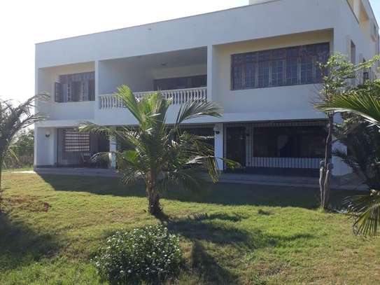 4 Bed House with En Suite at Vipingo image 11