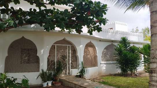 3 Bed Villa with Swimming Pool at Lamu Road image 5