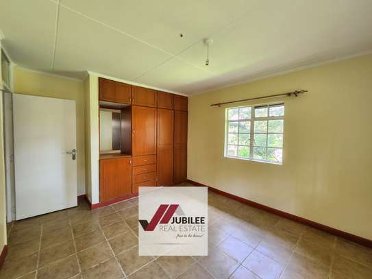 4 Bed House with En Suite in Kyuna image 4