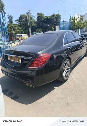 Mercedes Benz S class 550 image 2