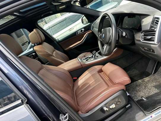 BMW X7 X-Drive35d sunroof 2019 image 3