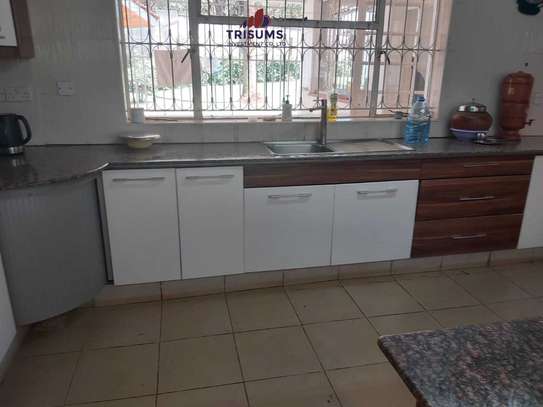 4 bedroom house for rent in Gigiri image 11