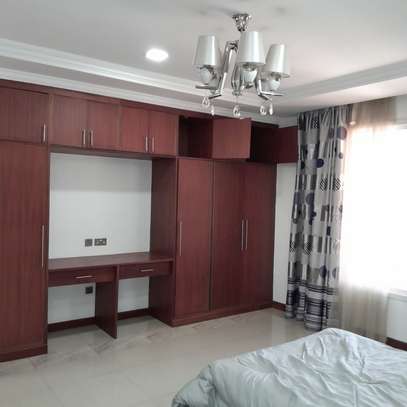 Serviced 3 Bed Apartment with En Suite in Kilimani image 8