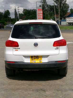 Volkswagen Tiguan image 9