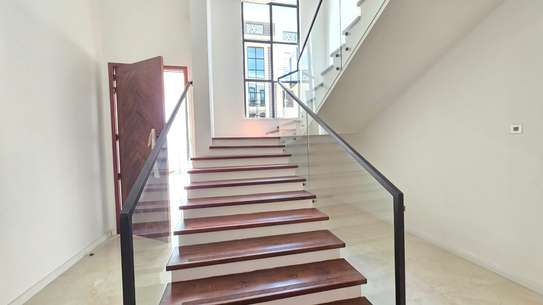 5 Bed Townhouse with En Suite at Lavington image 17