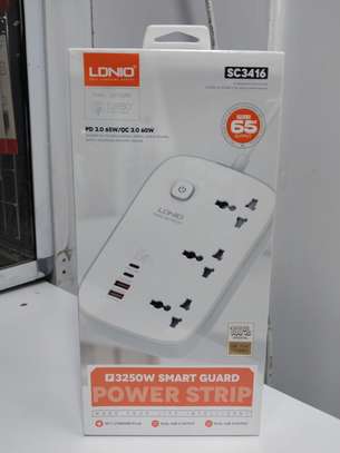 Ldnio SC3416 Power Strip 65W 3 Sockets With 4 Port Charger image 3