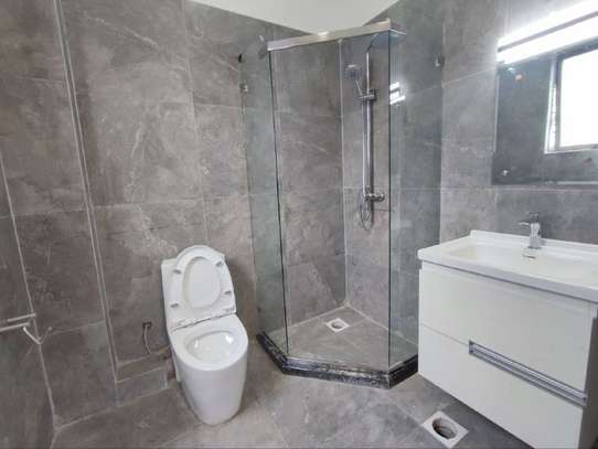 3 Bed Apartment with En Suite in Kilimani image 5