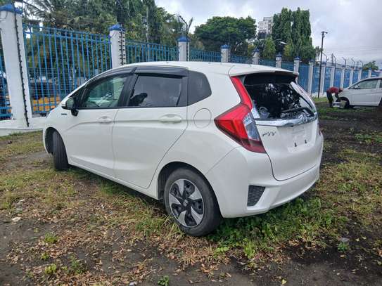 Honda fit Hybrid 2017 image 5