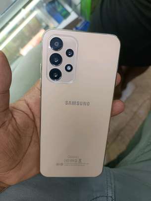 Samsung A73 image 3