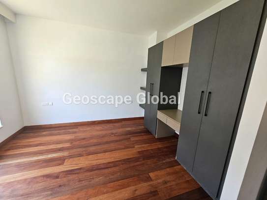 3 Bed Apartment with En Suite in Rosslyn image 7