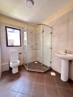 5 Bed House with En Suite in Syokimau image 13