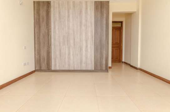 4 Bed Apartment with En Suite in Thika Road image 11