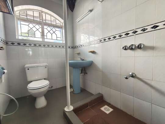 2 Bed Apartment with En Suite in Lavington image 9