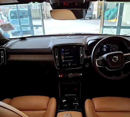 Volvo XC40 T5 2018 4MOTION image 5