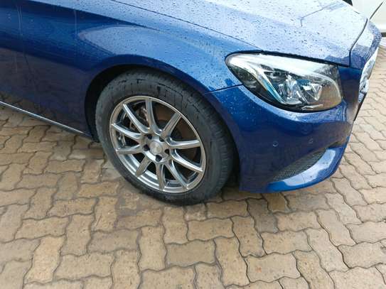 Mercedes Benz C200 on sale image 5
