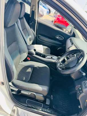 Honda vezel Hybrid white 2018 image 5