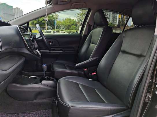 2018 TOYOTA AQUA HYBRID, FULL LEATHER UPHOLSTERY image 7