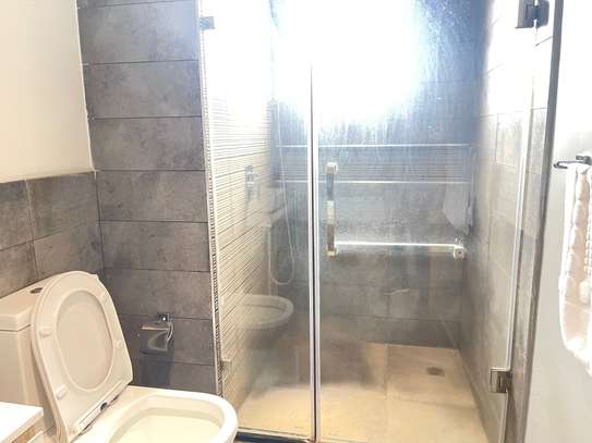 Serviced 2 Bed Apartment with En Suite in Kilimani image 4