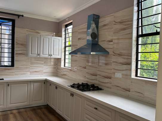 4 Bed Villa with En Suite in Kiambu Town image 5