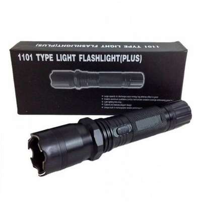 1101 Tactical Stunn Gunn With Built-in LED Flashlight image 1