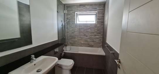 2 Bed Apartment with En Suite in Thika Road image 11