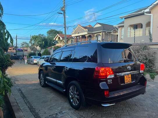 Toyota Landcruiser V8 For Hire image 4