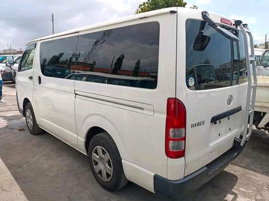 TOYOTA HIACE MANUAL DIESEL 2015 MODEL. image 6