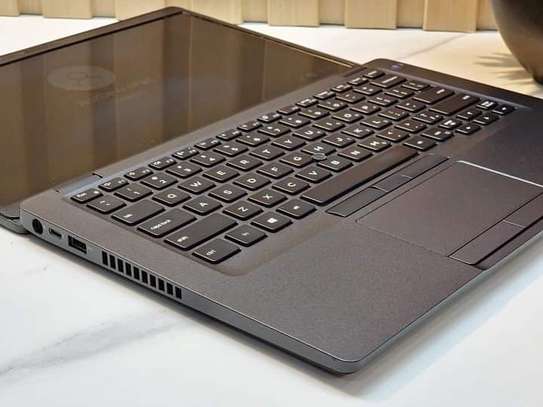 Dell latitude 5400 laptop image 4