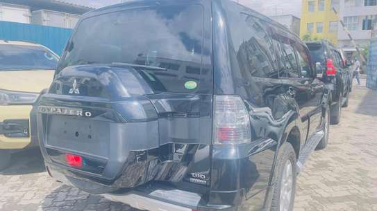 Mitsubish pajero 2018model image 4