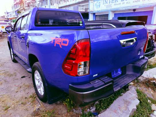 Toyota Hilux double cabin blue 2018 Diesel image 10