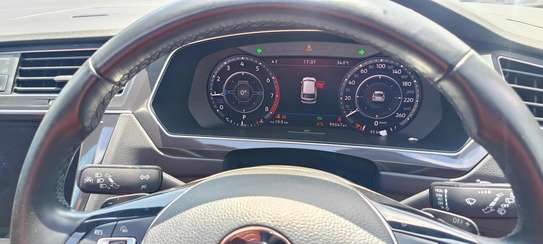 Volkswagen Tiguan SUNROOF 2018 Black image 5