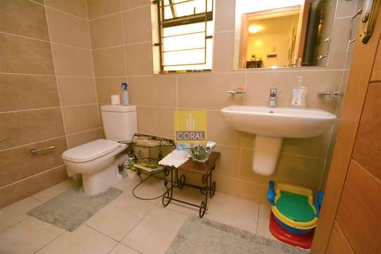 5 bedroom townhouse for rent in Lavington image 7